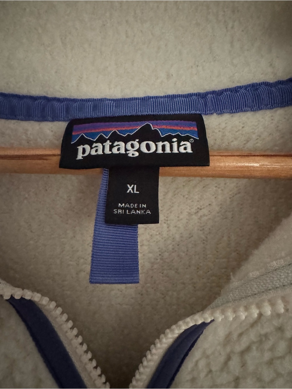 Patagonia Cream Sherpa Half-Zip Pullover with Blue Trim - Picture 2 of 2